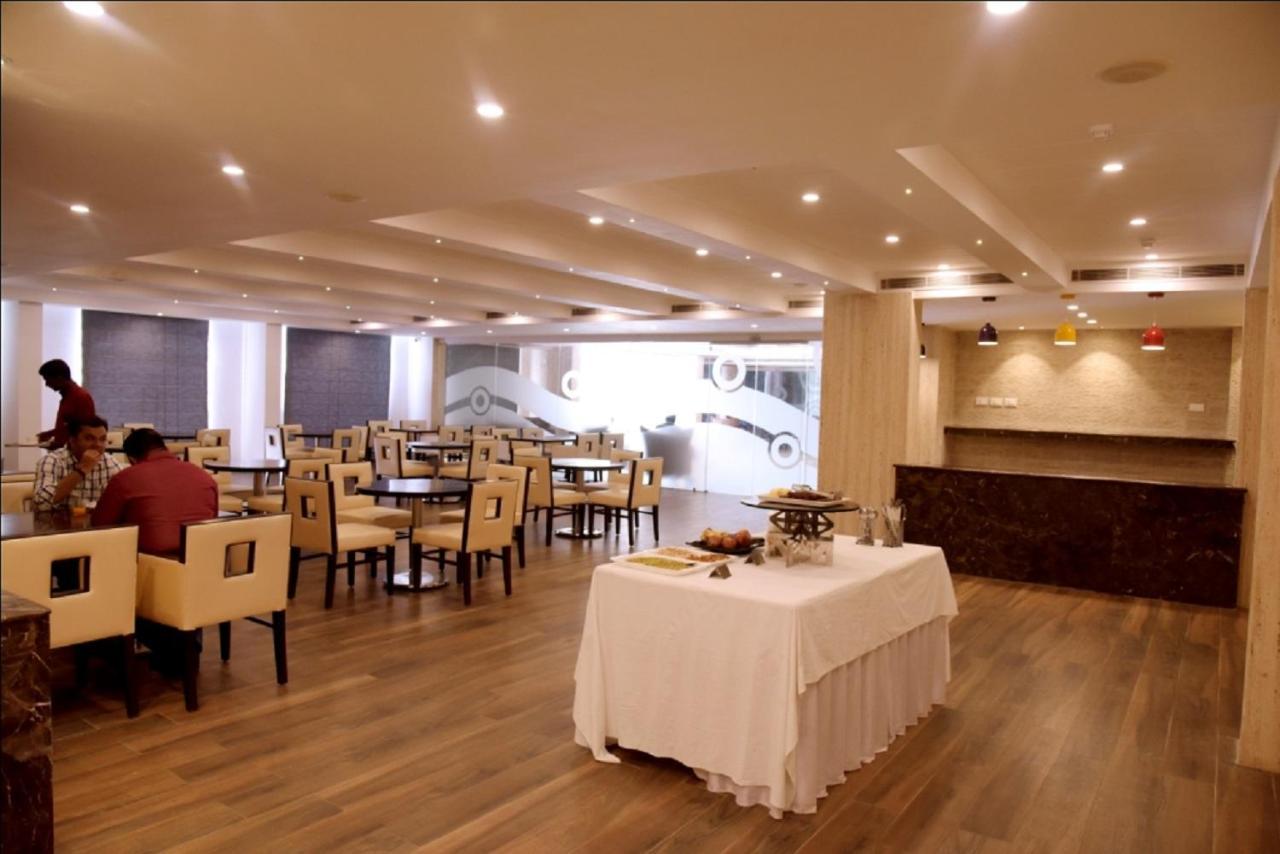 Hotel Krishna Palace, Ayodhya Екстер'єр фото