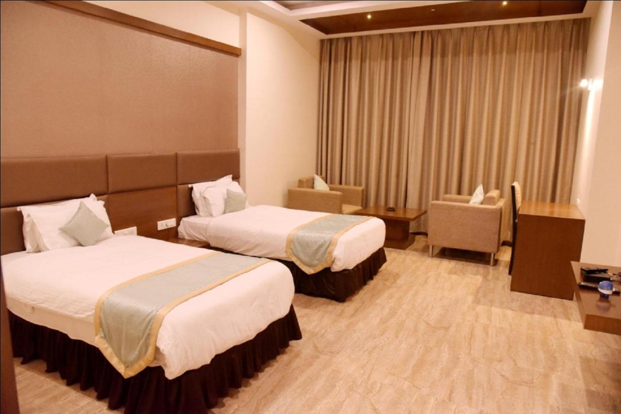 Hotel Krishna Palace, Ayodhya Екстер'єр фото