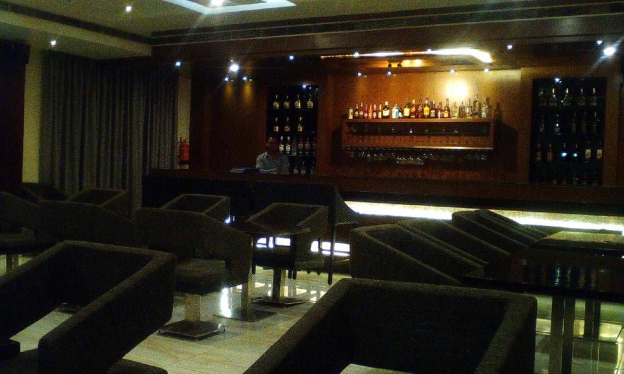 Hotel Krishna Palace, Ayodhya Екстер'єр фото