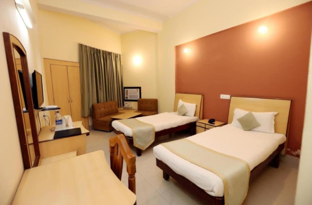 Hotel Krishna Palace, Ayodhya Екстер'єр фото