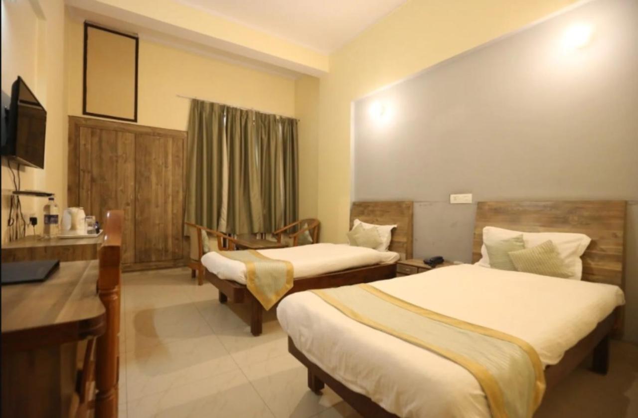Hotel Krishna Palace, Ayodhya Екстер'єр фото