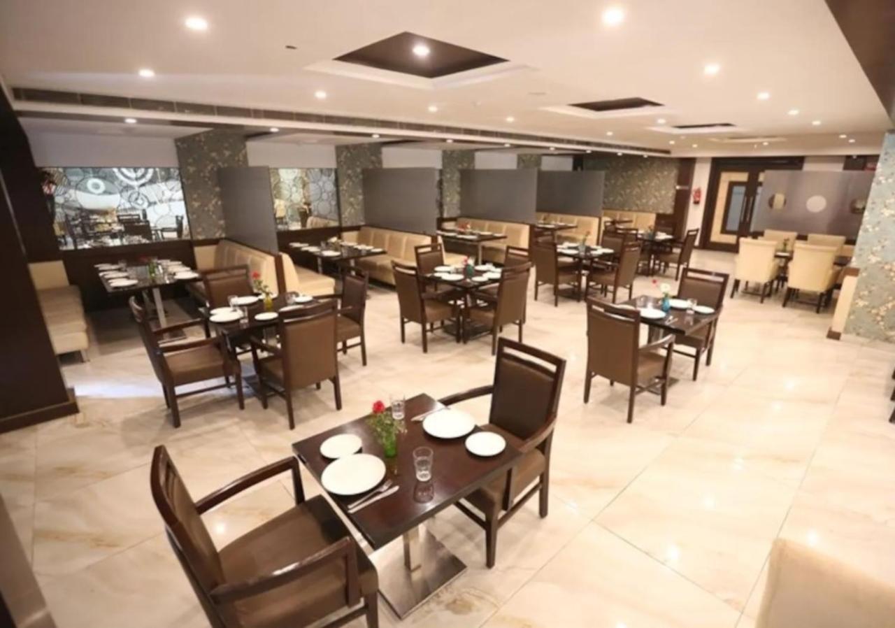 Hotel Krishna Palace, Ayodhya Екстер'єр фото