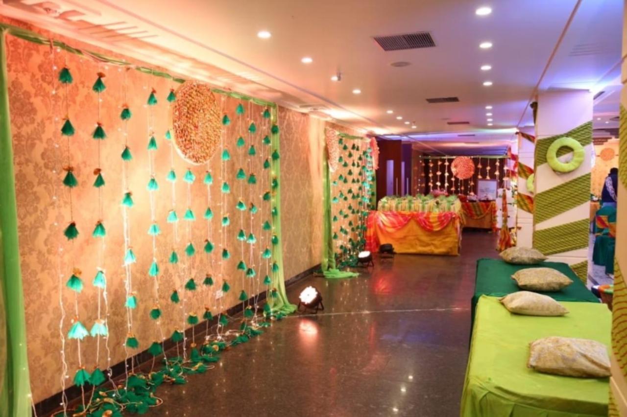 Hotel Krishna Palace, Ayodhya Екстер'єр фото