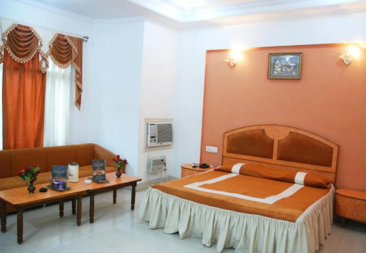 Hotel Krishna Palace, Ayodhya Екстер'єр фото